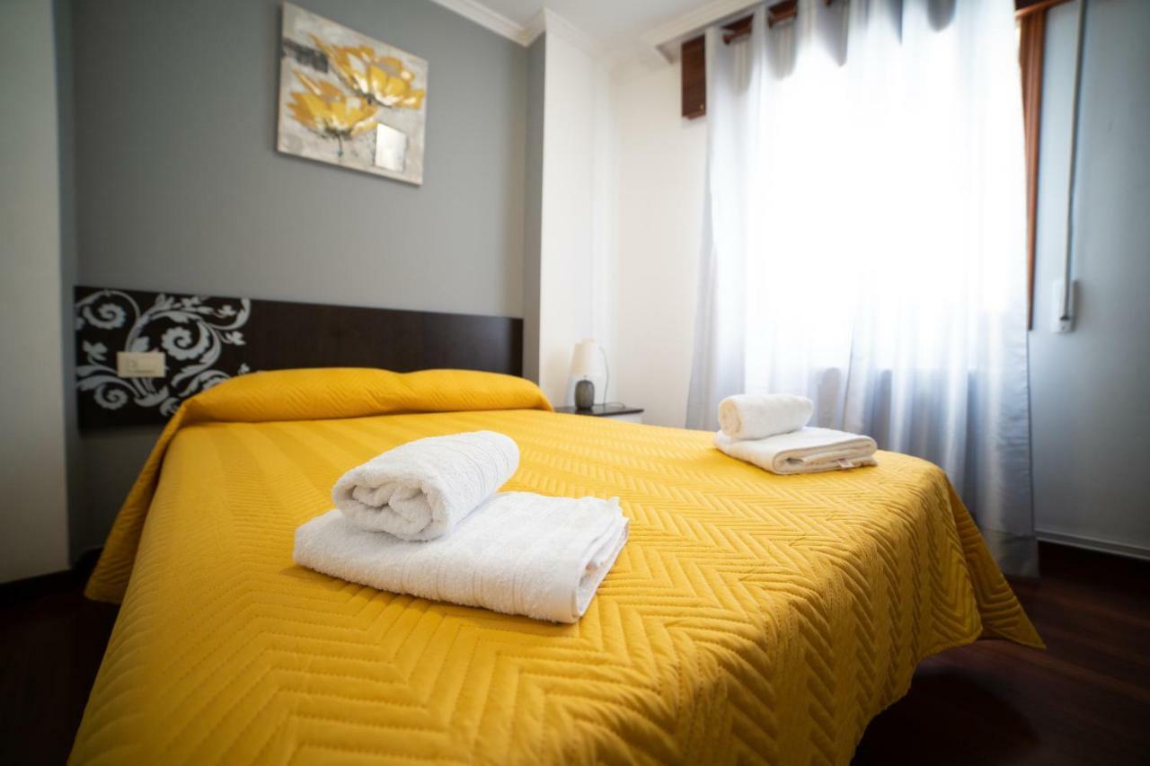 Apartamentos Enteros O Lagar Melide Εξωτερικό φωτογραφία
