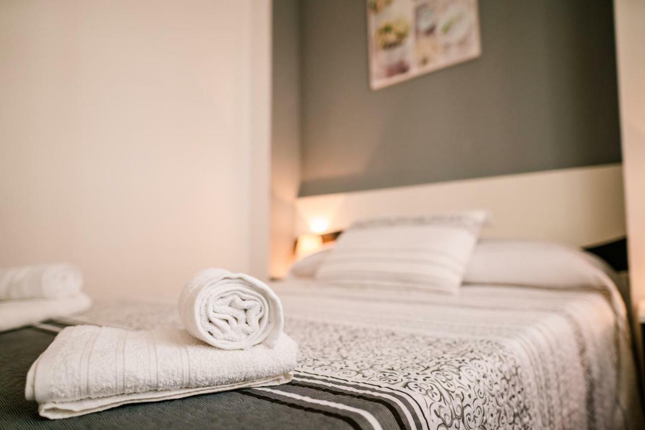 Apartamentos Enteros O Lagar Melide Εξωτερικό φωτογραφία